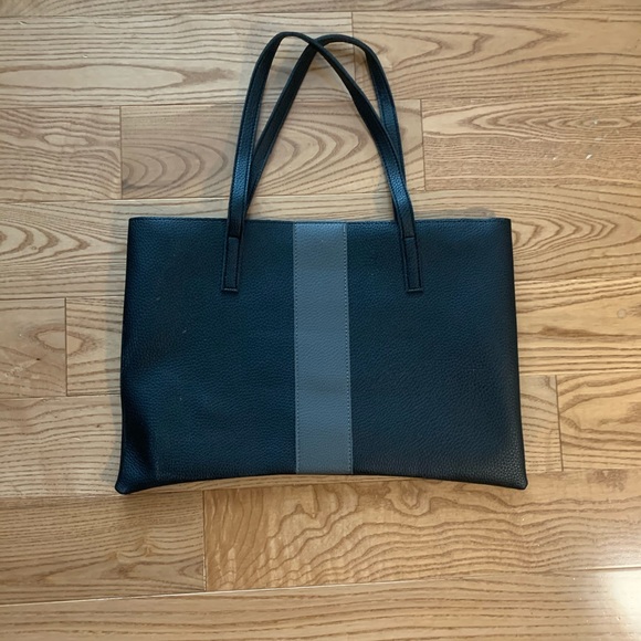 Black bag - Picture 1 of 3